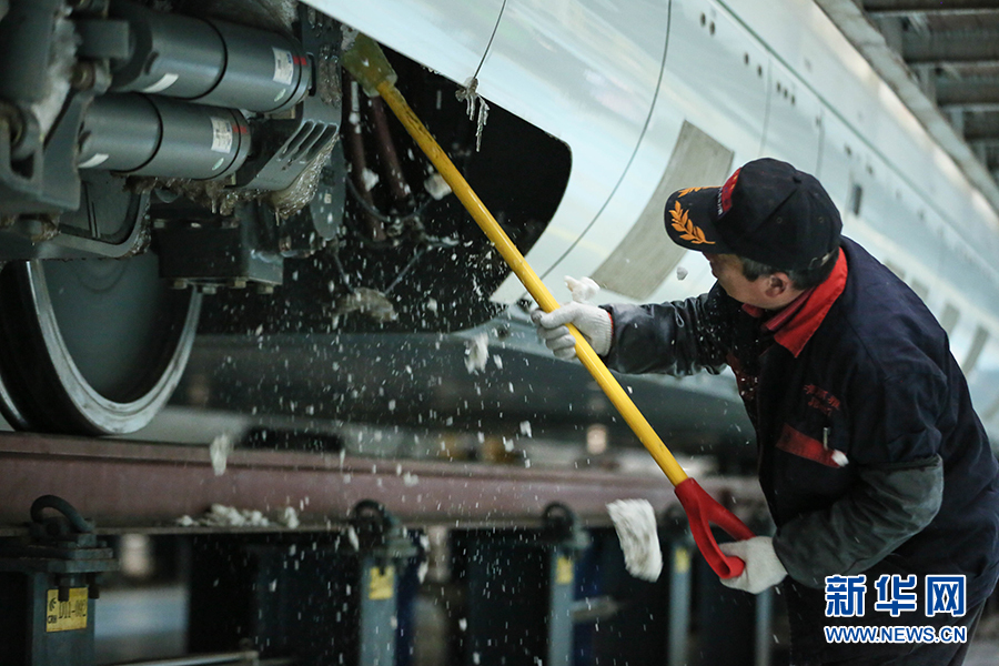 探秘高铁动车组“全科医院” 看“大夫”们如何为动车组保驾护航