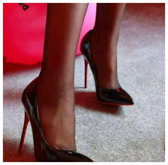 尖尖细高跟，彰显完美腿型的利器，让你优雅的行走，尽显女性魅力