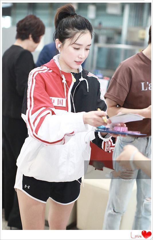 没佟丽娅腿真别把运动短裤当热裤，像阚清子一样勒出赘肉就尴尬了