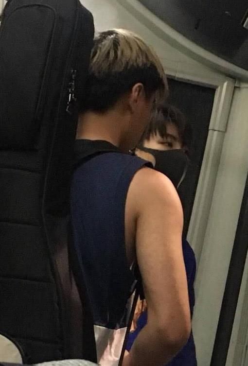 网友公交车上偶遇王俊凯,无美颜照曝光,网友:王俊凯太不上镜了