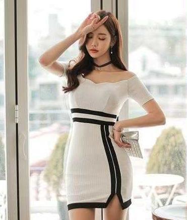 街拍, 美女一身斑点紧身连衣裙, 身材丰满, 直接展示出自己的身材