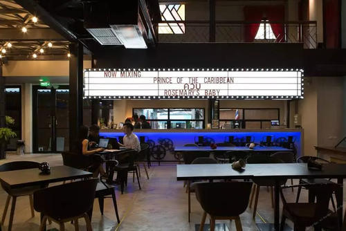 到曼谷的百年老戏院住一晚