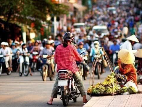 游客曝光：越南旅游烦心事多，海关收小费不算啥，这行为令人恼火