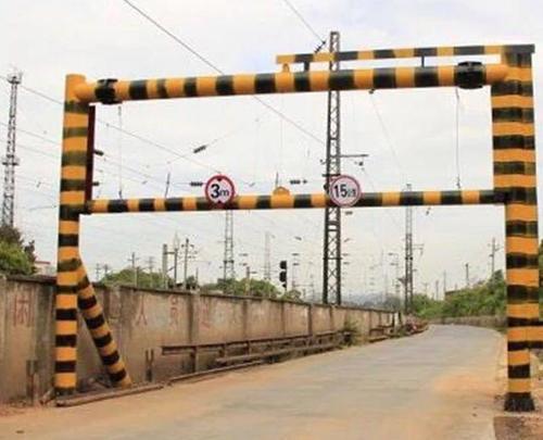 崔永元怒斥这种现象，毁车伤人事故频发，为什么不被制止？