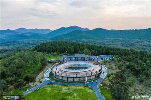 山东潍坊：森林公园秋景如画