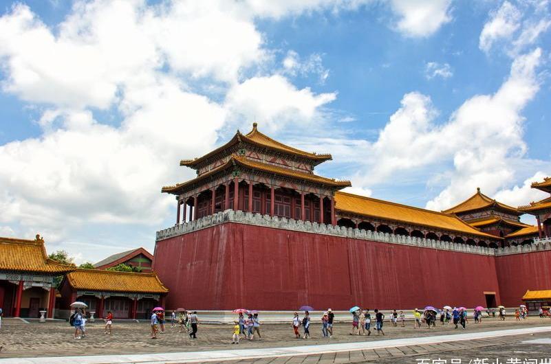 为了打造这座假故宫，花费8亿人民币移平13座山，你一定不陌生