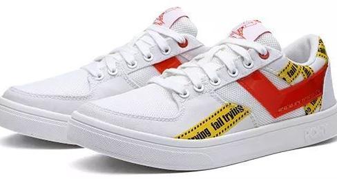 窦靖童周迅忘年交同框,同款搪瓷杯要不要来一只?