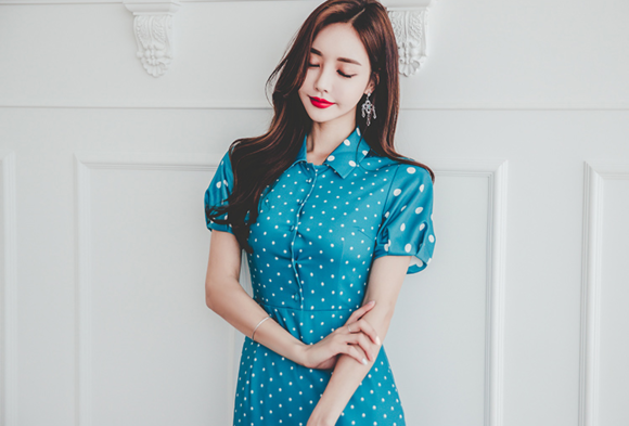 女神孙允珠，琉璃湖泊藻蓝斑点花褶鱼尾裙