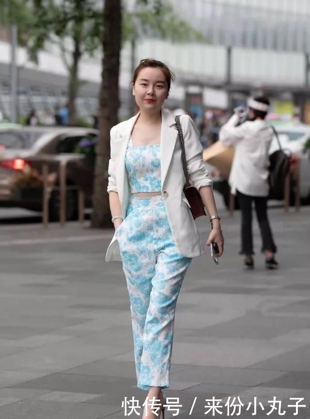 显得|高跟鞋时尚穿搭,让女性显得美丽又优雅