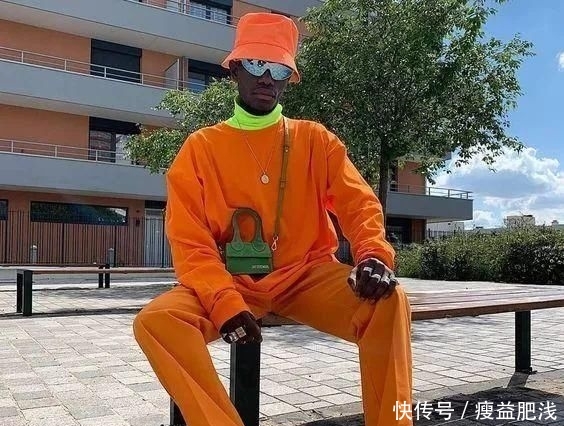 单品■让人欲罢不能的彩色单品,你穿对了吗?