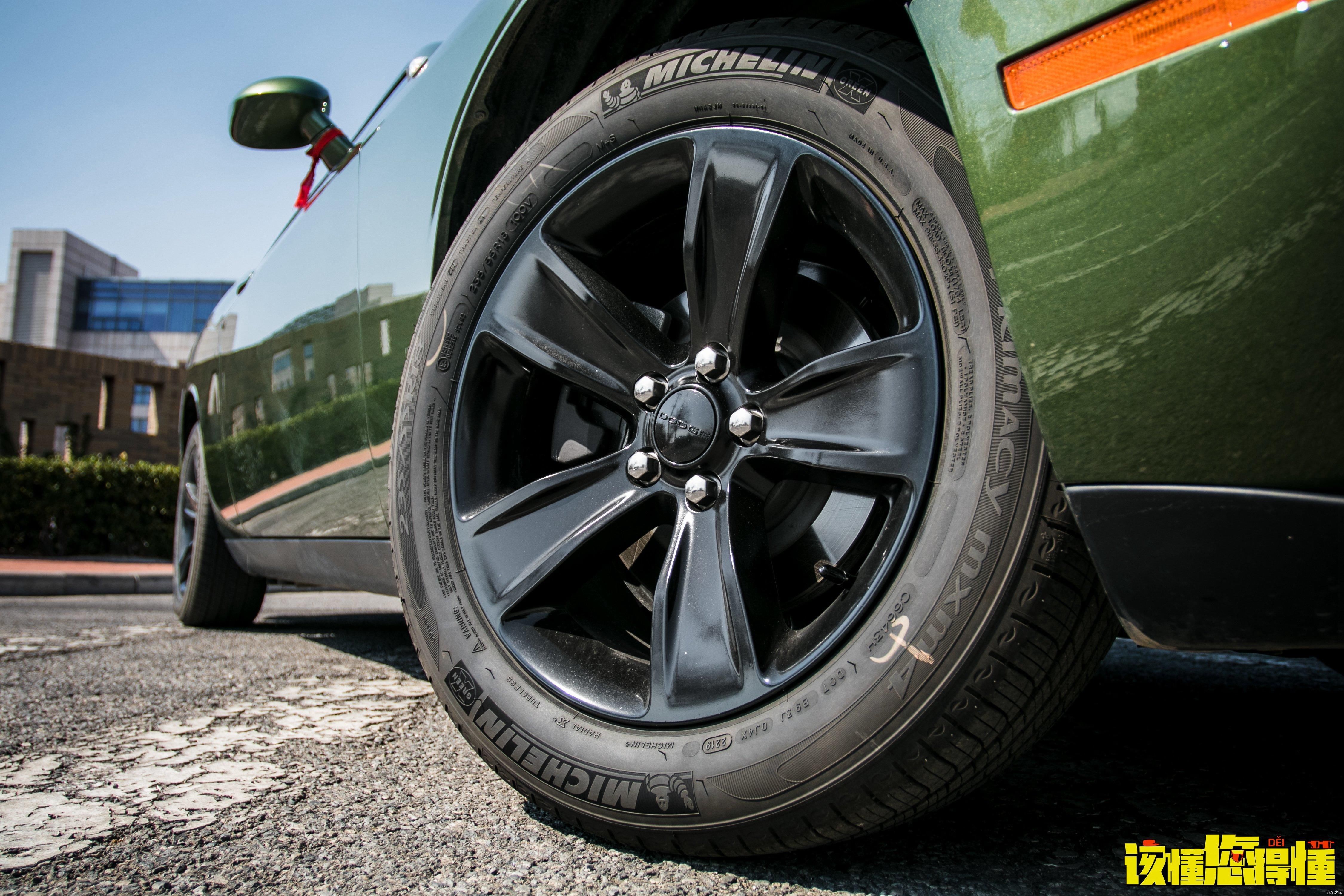 \＂i6\＂: \＂http://p6.qhimg.com/t012bb3c5bef69329c2.jpg?size=400x254\＂测评唐老大同款战车---道奇挑战者