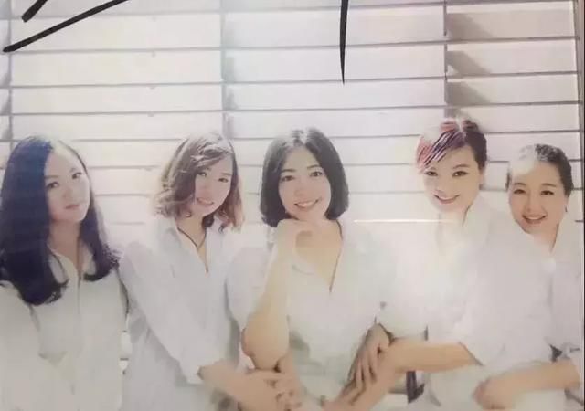 工作20年就退休，带4个闺蜜归隐山林，过上神仙般的生活