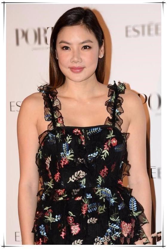 35岁邓家佳撞上37岁乐基儿，只差2岁却是大妈与少女既视感!