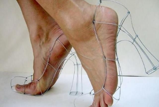 史上最奇葩的高跟鞋，第三双夏季必备？最后一个你确定不是在玩？