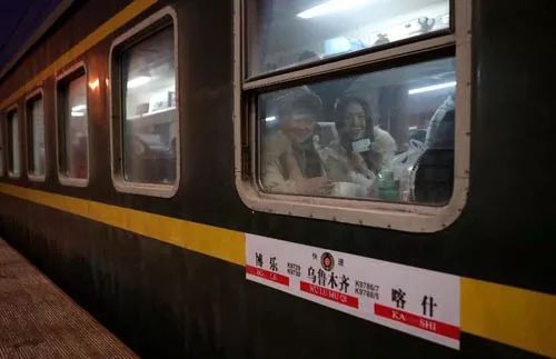 新疆铁路调图首日乘客体验:乌鲁木齐到博乐最快5个小时