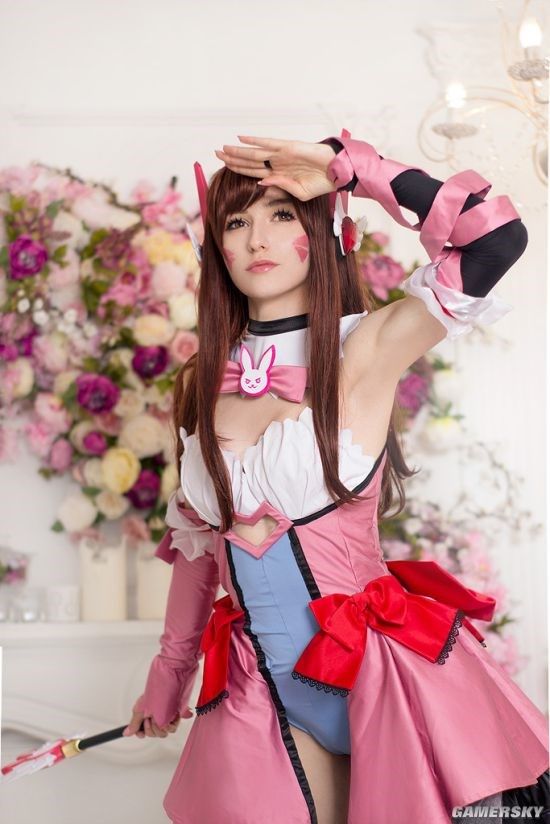 小姐姐COS《守望先锋》少女D.Va:俏皮性感，甜度爆表