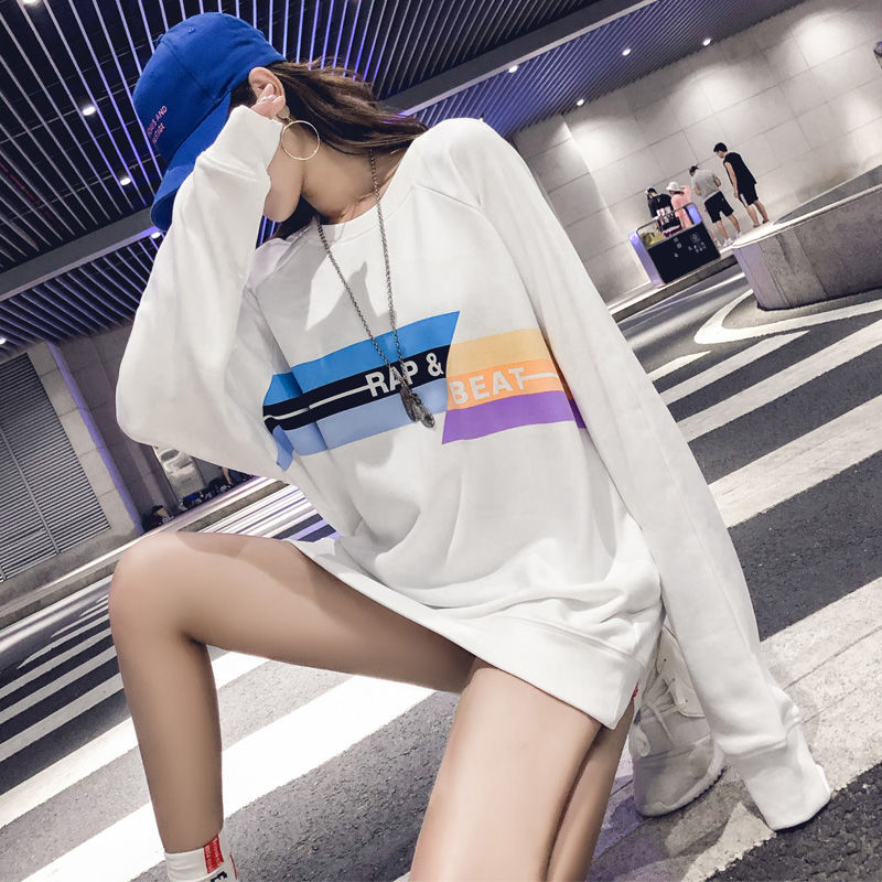 20几岁的姑娘，去年的卫衣别穿错了，今年流行这种慵懒风