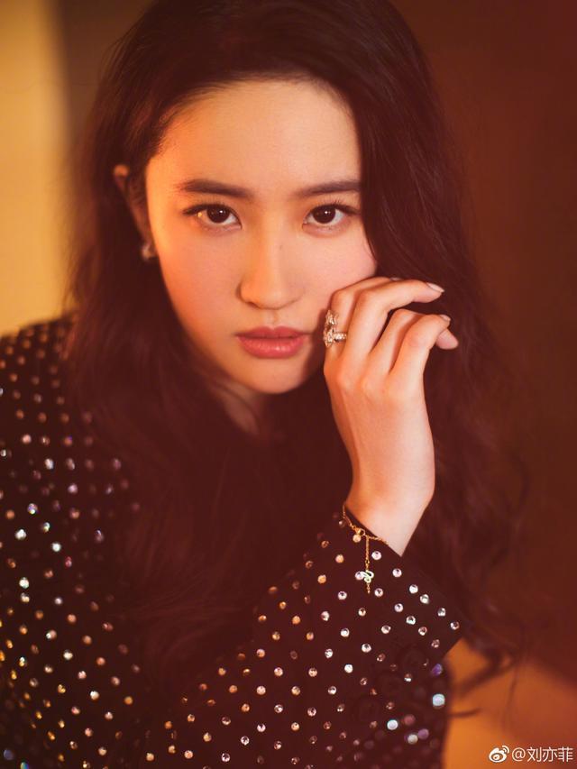 刘亦菲井柏然被曝耍大牌气晕导演 当事人回应：身体好着呢