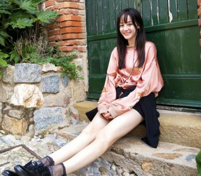 迪丽热巴的腿，关晓彤的腿，杨幂的腿，都不及她的腿吸睛！