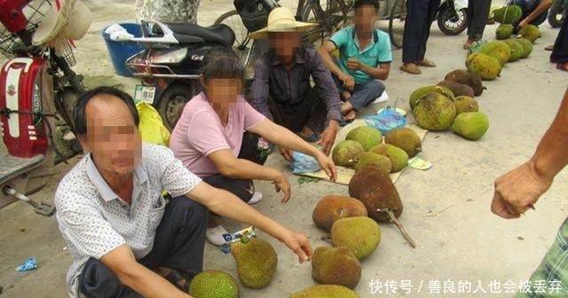 农村集市上2块一斤，看的人多买的人少，城里十块一斤抢着买