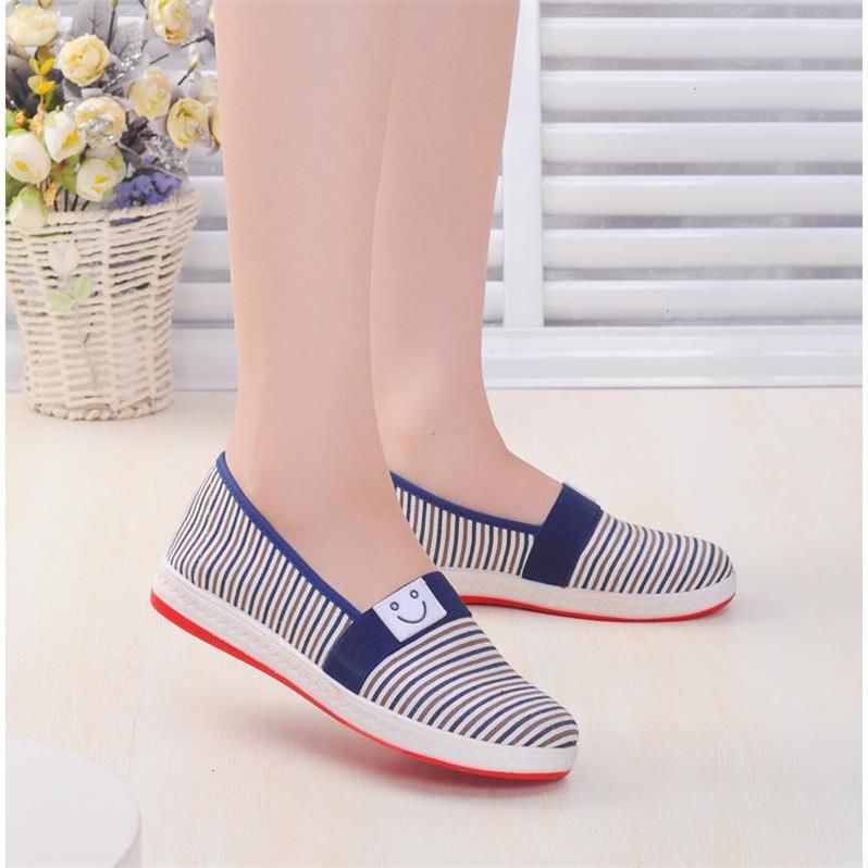 刚知道，这种鞋叫:软秋鞋，久穿不累忒养脚，老妈一下买3双