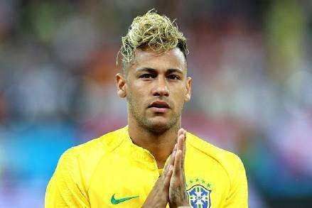 梅西换新发型了!盘点那些年球星最爱发型