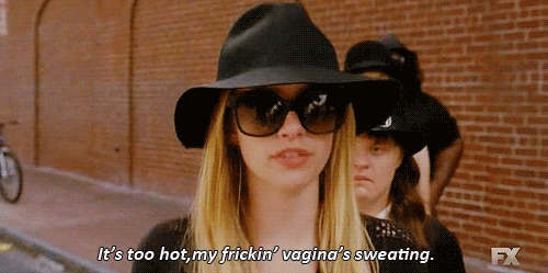 迪丽热巴和张韶涵都是大眼睛,为什么只有热巴满眼 皱纹?