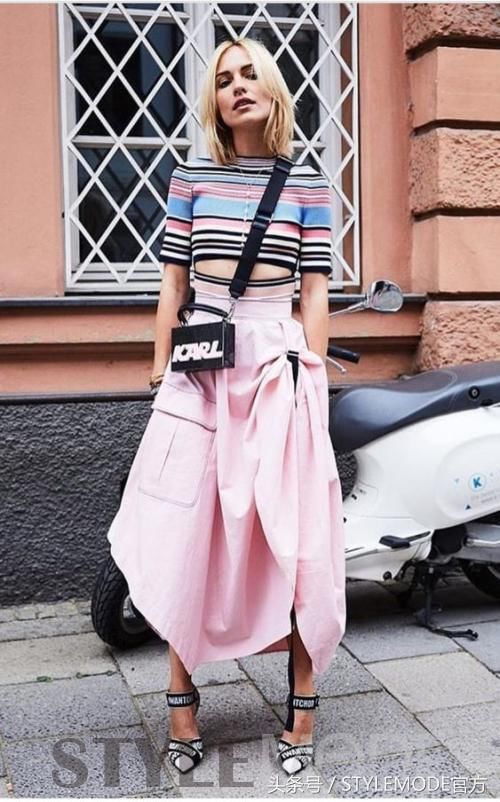入秋的N套时髦穿搭，颜值最高还是粉色skr人！
