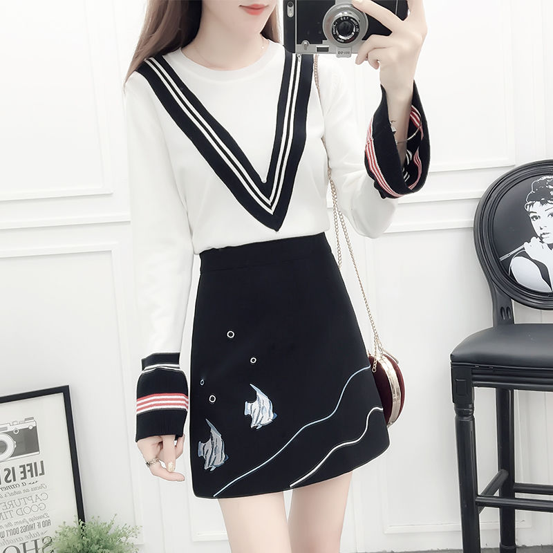 腿短的小个子女生，中秋国庆选一款短裙小套装，娇俏显高美炸了