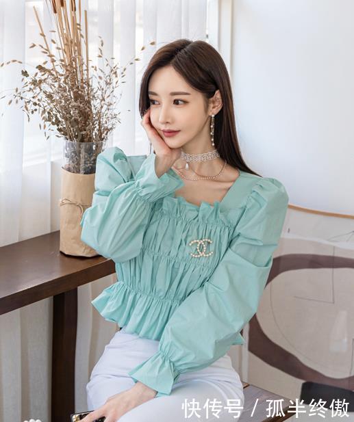  气质：孙允珠白色紧身休闲裤，时尚甜美气质出众