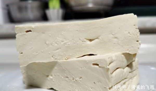 「做出来」想吃豆腐出不去,咋办那就用黄豆和白醋在家做一块豆腐来吃