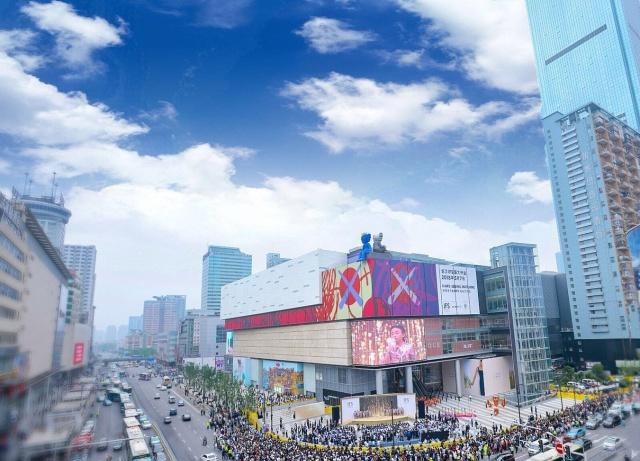 200亿项目彰显湖南硬实力，450米大楼刷新天际线，当地人不乐意了