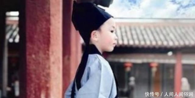  『嘉靖皇帝』12岁被称神童，写下一首词，却成三国演义开篇词，至今无法超越