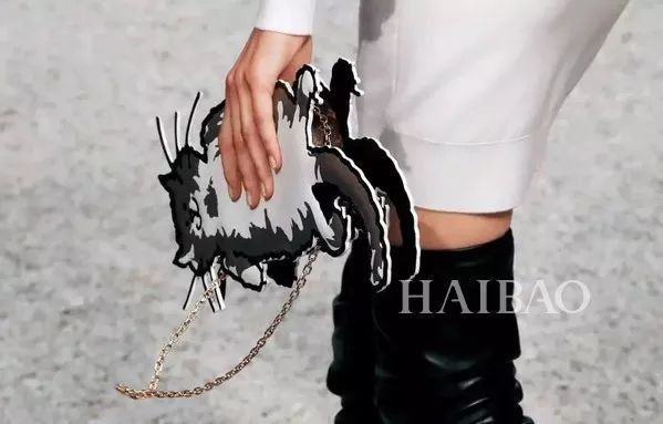 GUCCI看了沉默，LV也得陪玩!喵星人究竟有什么魔力