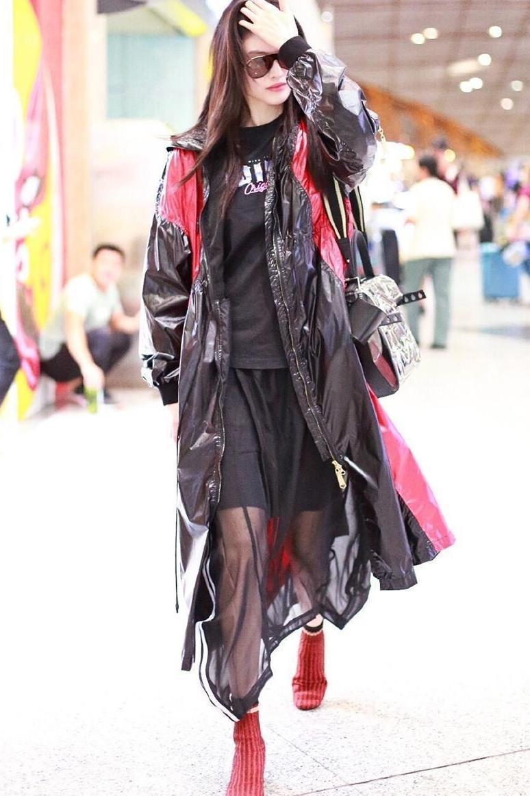 2019春夏纽约时装周启程, 孟美岐极简穿搭, 何穗撩发放电超有魅力