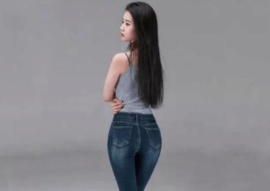 谁说夏天只有裙子，牛仔裤，打底裤同样能穿出欧美性感女神范
