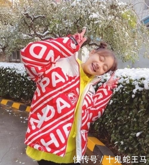 「穿透」谁想到这是赵薇“女儿”,12岁跨年穿透光裤,130腿长好撩!