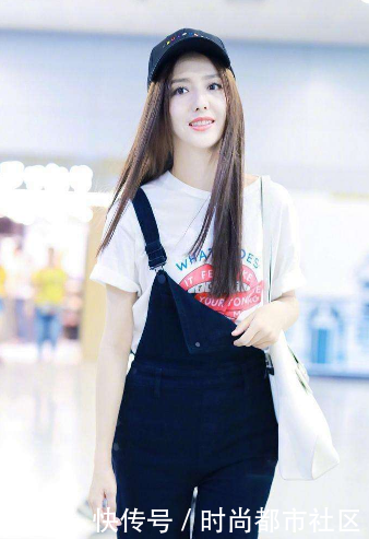 佟丽娅留长发, 穿背带裤气质温柔, 网友: 还是短发好看!