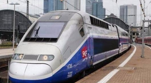 意大利3万人上街游行，只为了反对修建高铁，反对原因让网友困惑