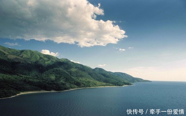 "世界第二深湖:比贝加尔湖还大,总储量比我国淡水储量大六倍多