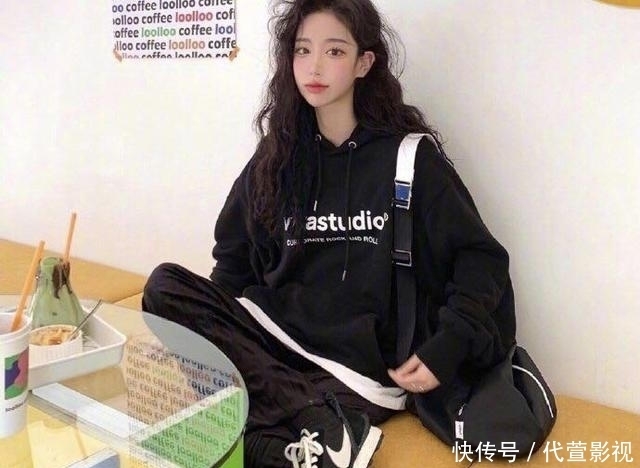  『实用』气温转暖怎样的卫衣好看实用卫衣穿搭，你想要的样子我都有