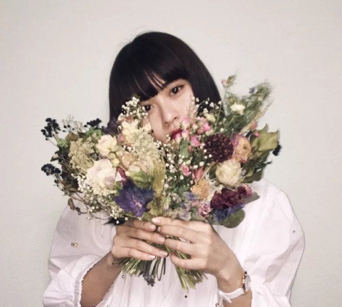 年仅21岁身高167的横田成当红的杂志麻豆，坐拥日圈26万粉丝，超