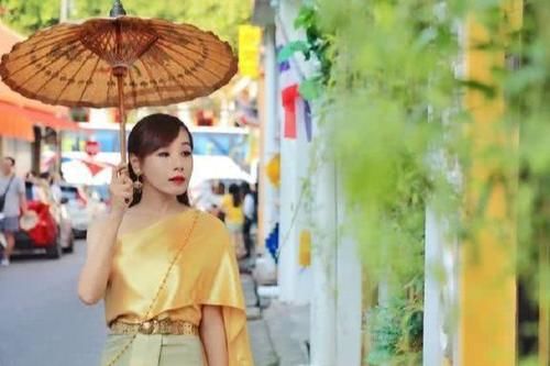 活色生香的普吉老镇，穿泰服出街惹围观，网红大多是中国人