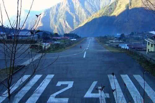 尼泊尔的这座飞机场，堪称世界“最危险”，乘客：敢看不敢坐