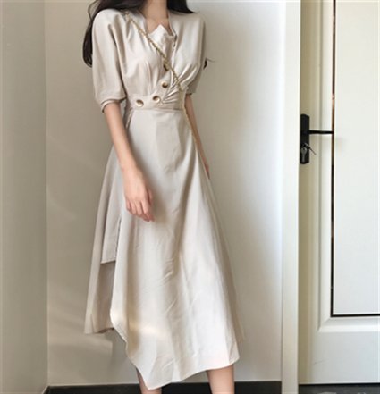 多穿这样的连衣裙，干练又迷人，气质真的不一般