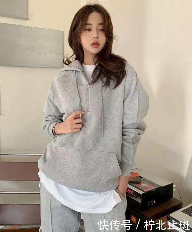 『卫衣穿』2020年卫衣记得这样穿,轻松get少女感