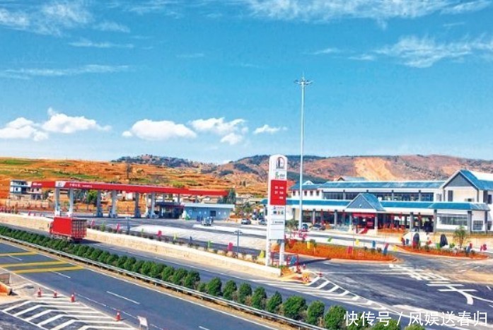  大巴■为什么长途大巴司机从不进高速服务区吃饭？说出来你可能