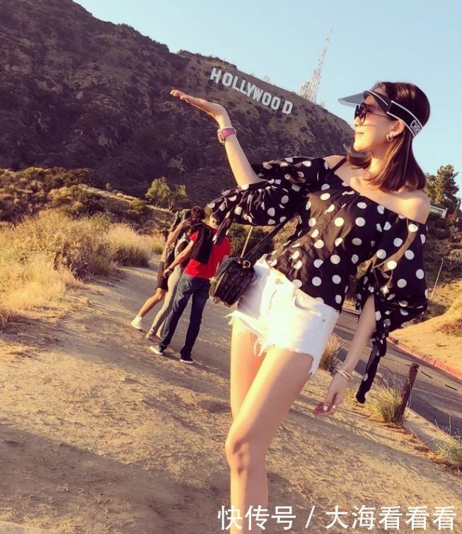 钟丽缇腿本来就粗，还穿白色紧身裤，在陈若仪衬托下，更粗壮了！