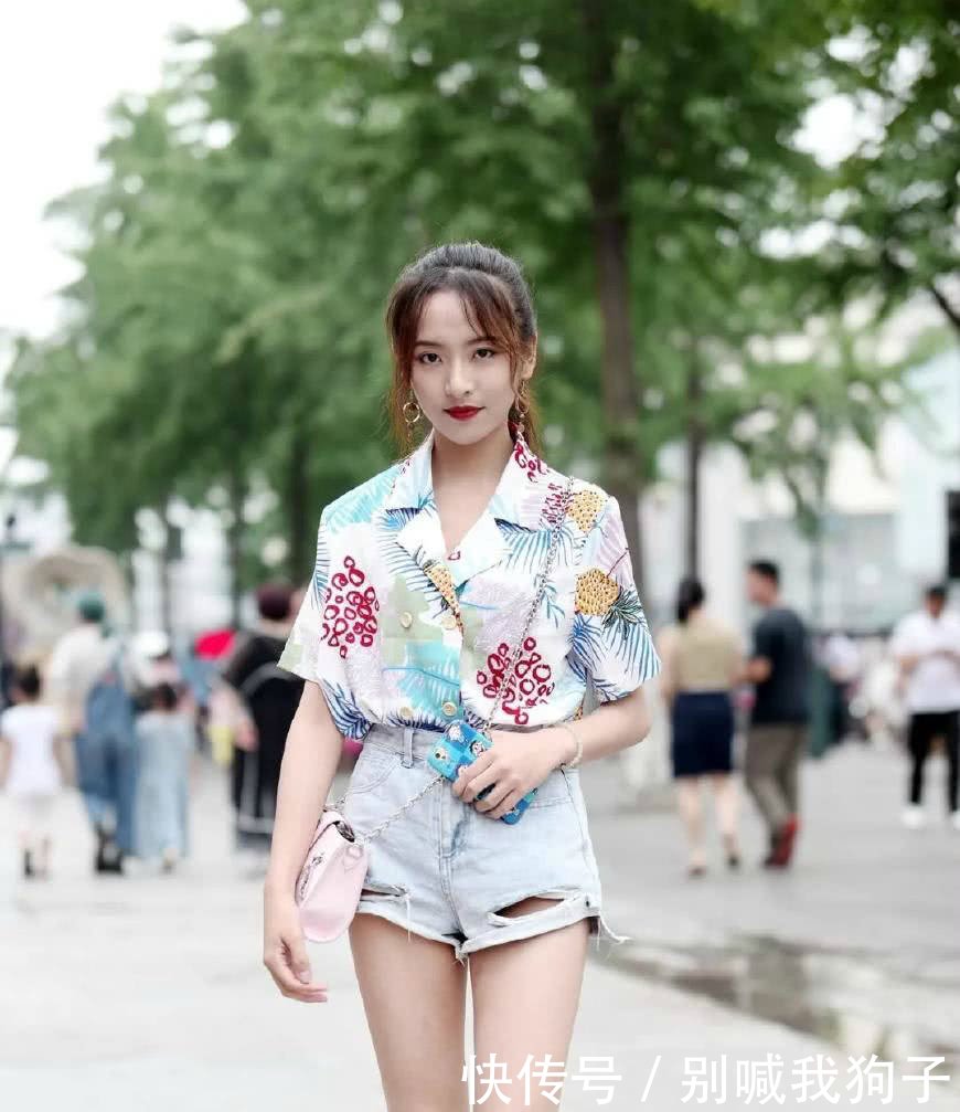 街拍，美女看起来好仙的感觉啊，这才是我的女神