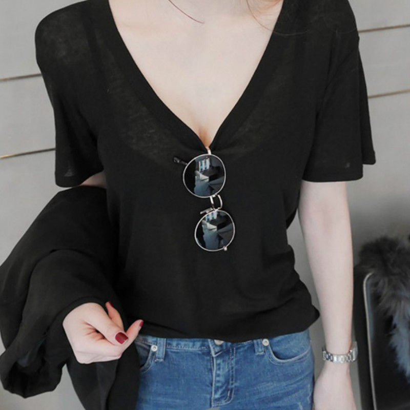 谁说丰满女人穿衣不好看，学下面这样穿，凹凸曲线芳菲迷人